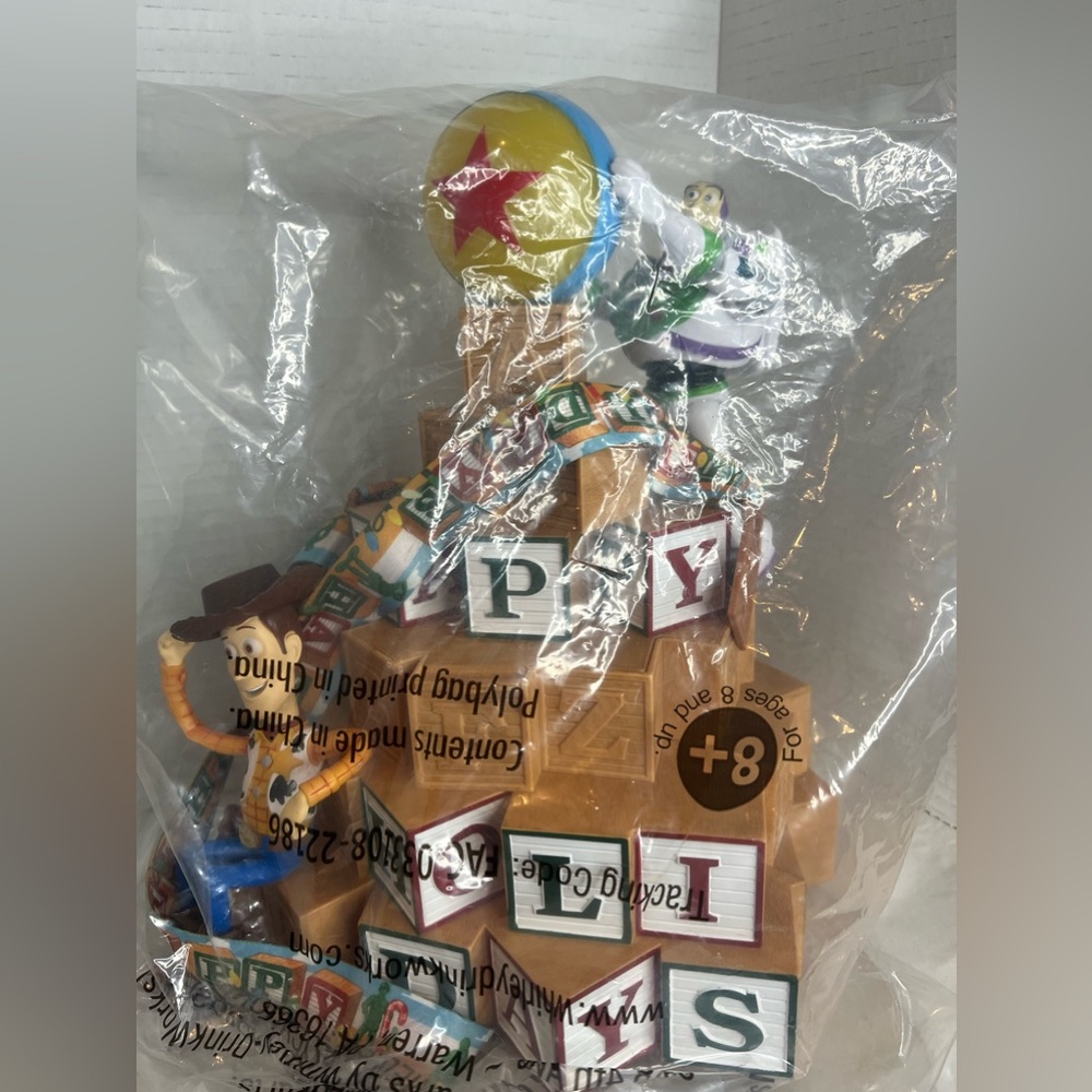 Disney’s Popcorn Bucket Toy Story - Happy Holidays - Picture 3 of 8